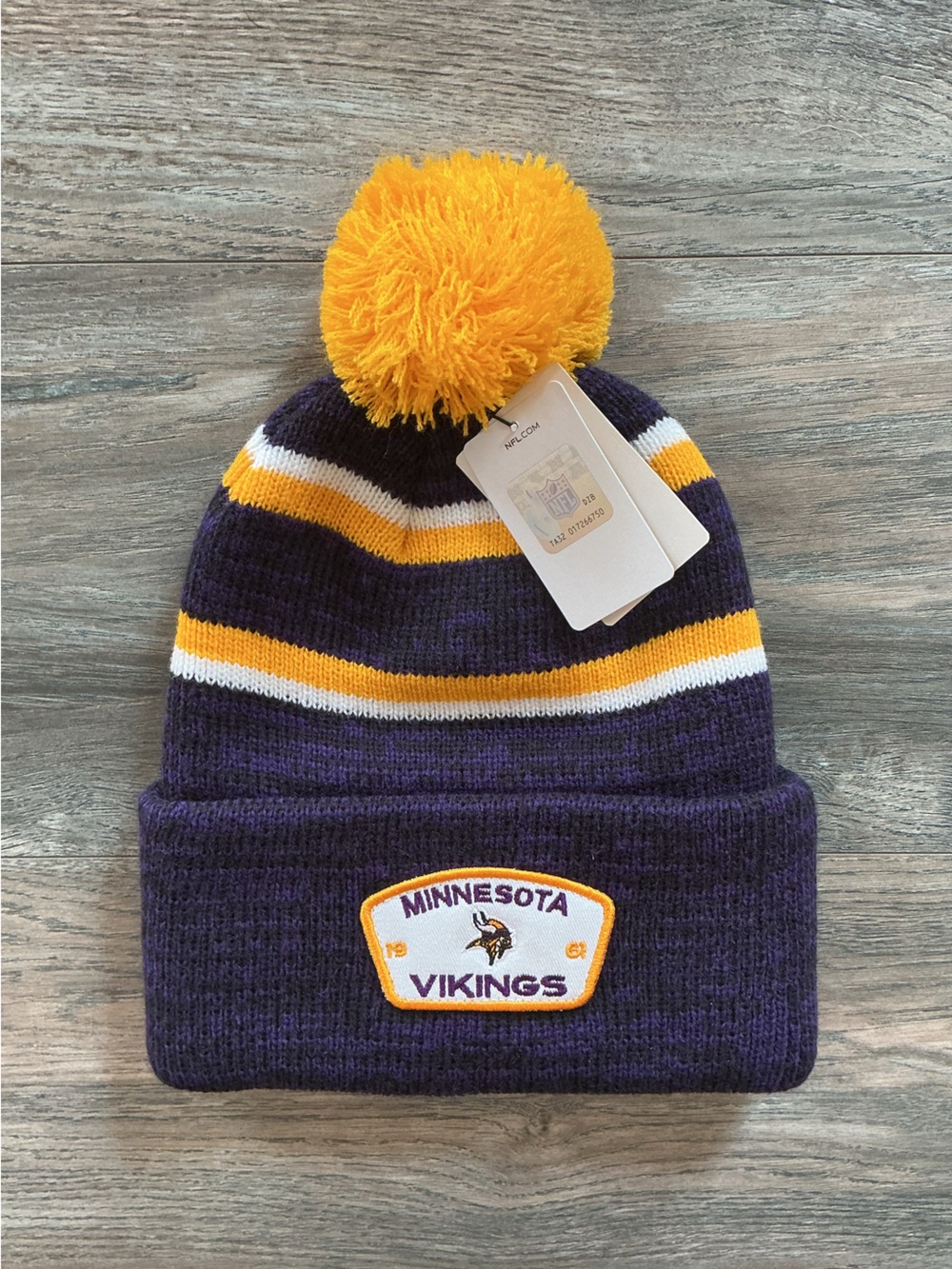 New! NFL Minnesota Vikings Purple & Gold Pom Beanie NWT